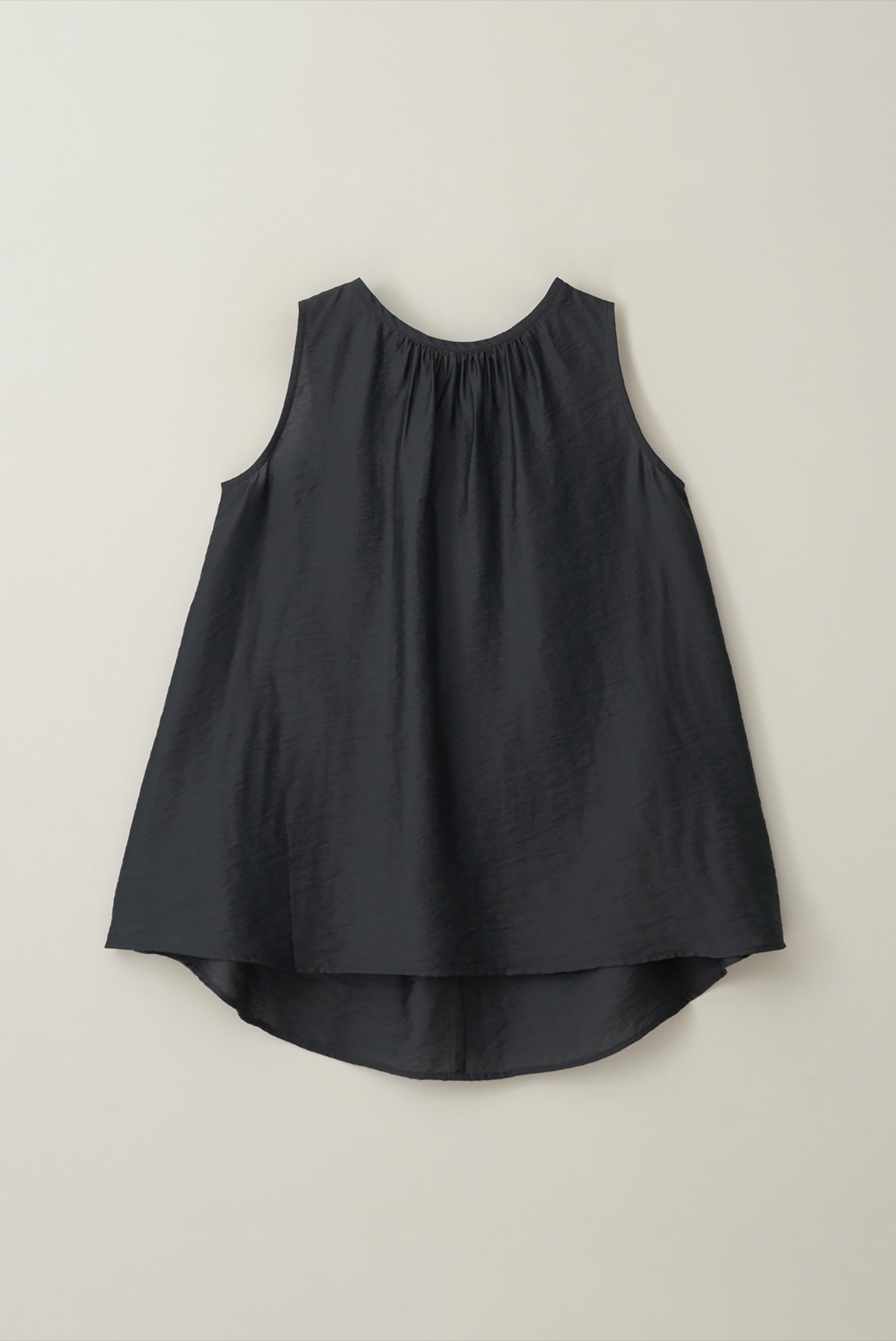 makeatoast-ss-25-back-shirring-sleeveless-blouse-(dark-gray)