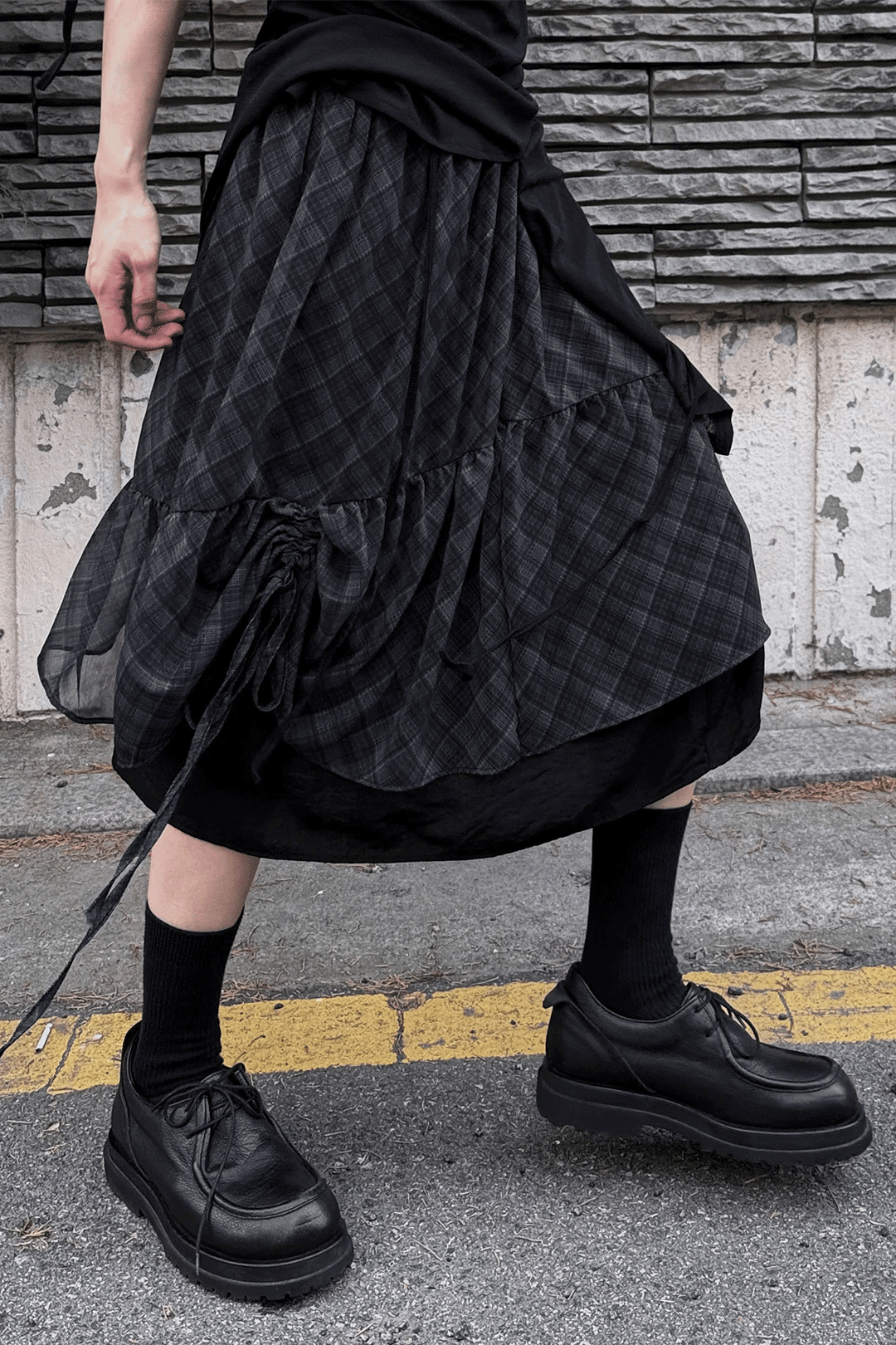 woohwa-ss-26-check-shirring-layered-skirt-black-black-s