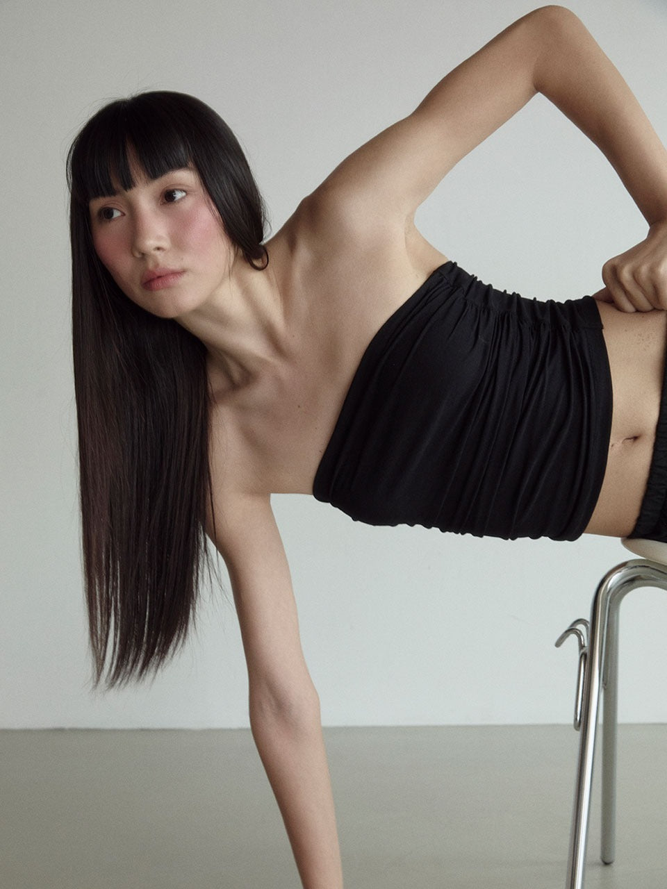 visus-ss-25-wrinkle-tube-top_black