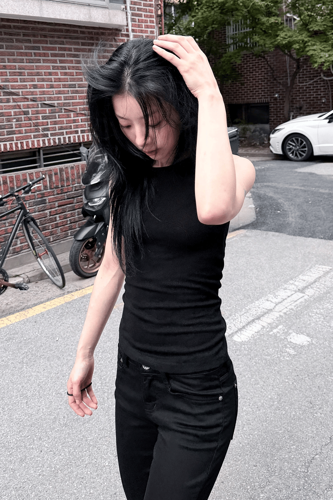 woohwa-ss-26-back-open-strap-sleeveless-black-black-s