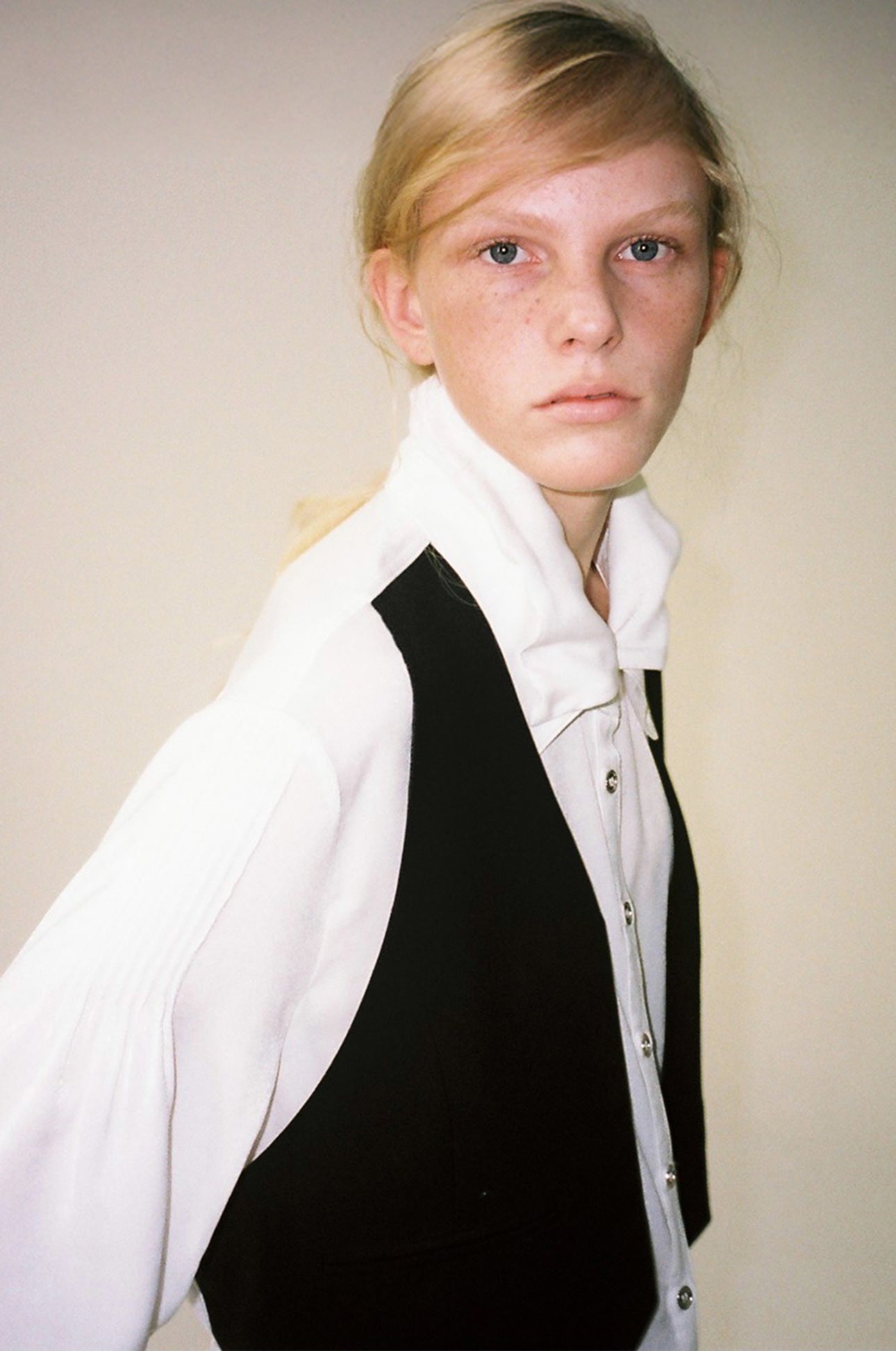 gimmetheyoung-fw-25-g-connected-vest-shirt-white-white-s