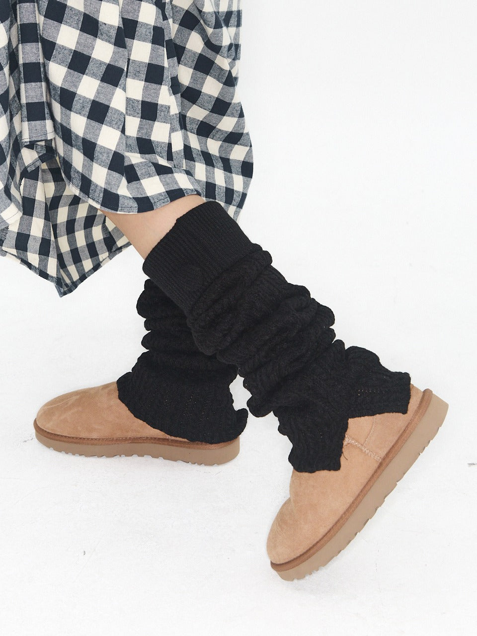 expired-girl-fw-25-cozy-button-leg-warmer-black-black-s