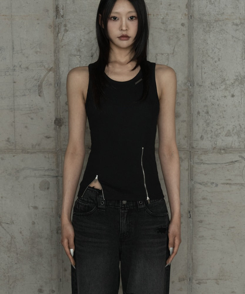 etre-au-sommet-ss-26-unbal-panel-open-zipper-point-sleeve-black-black-s