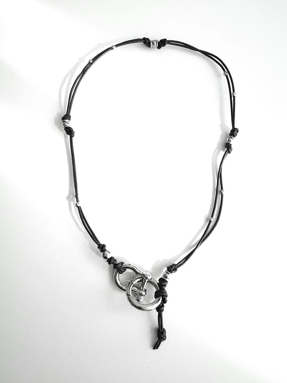 dazzling-club-fw-25-hoof-necklace-black-s