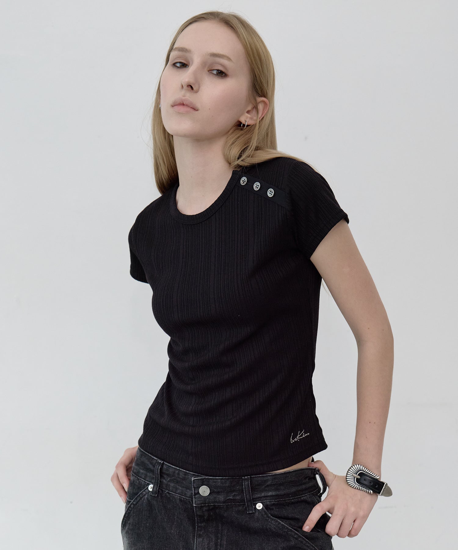 lekim-ss-26-shoulder-button-tee-black-women-black-s