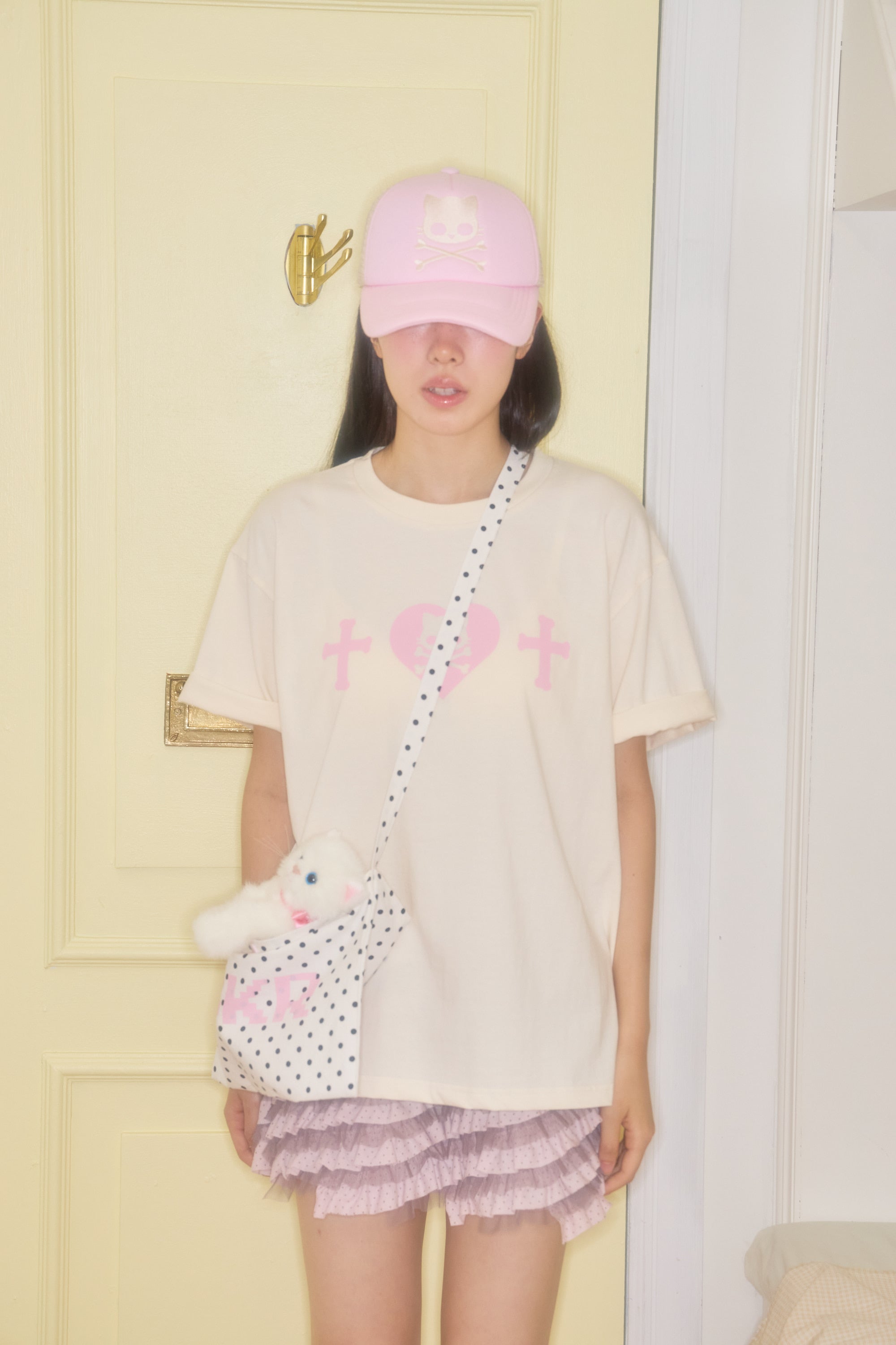 shakiri-ss-26-kiri-heart-skull-boxy-t-shirt-cream-cream-s