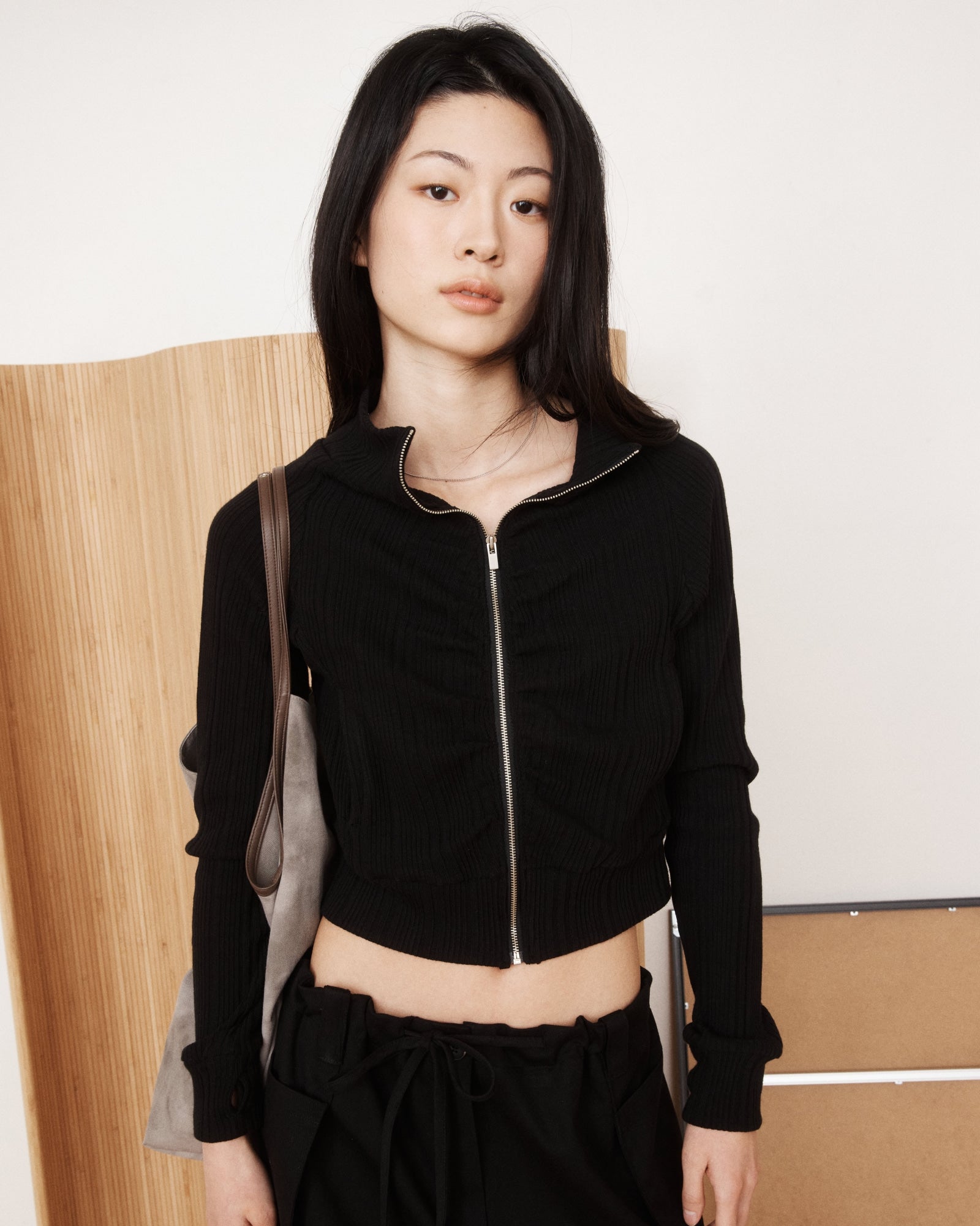 miyhoo-us-ss-26-shirring-crop-rib-zip-up-black-black-s