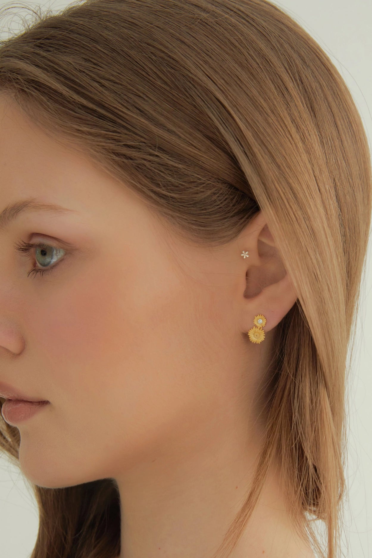 lolla-seasonless-daisybit-earrings-(gold)