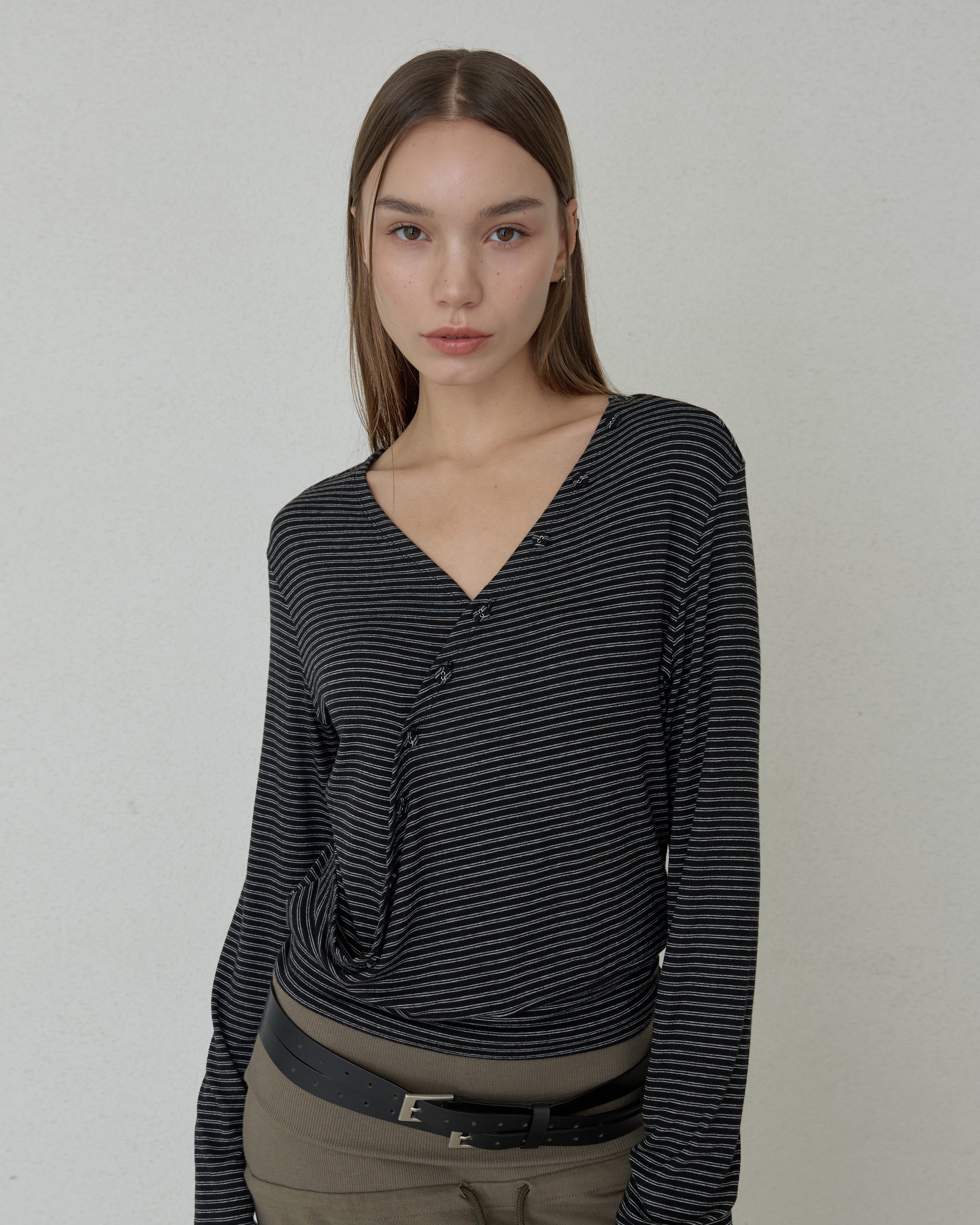 ordes-fw-25-stripe-drape-wrap-tee-charcoal-charcoal-s