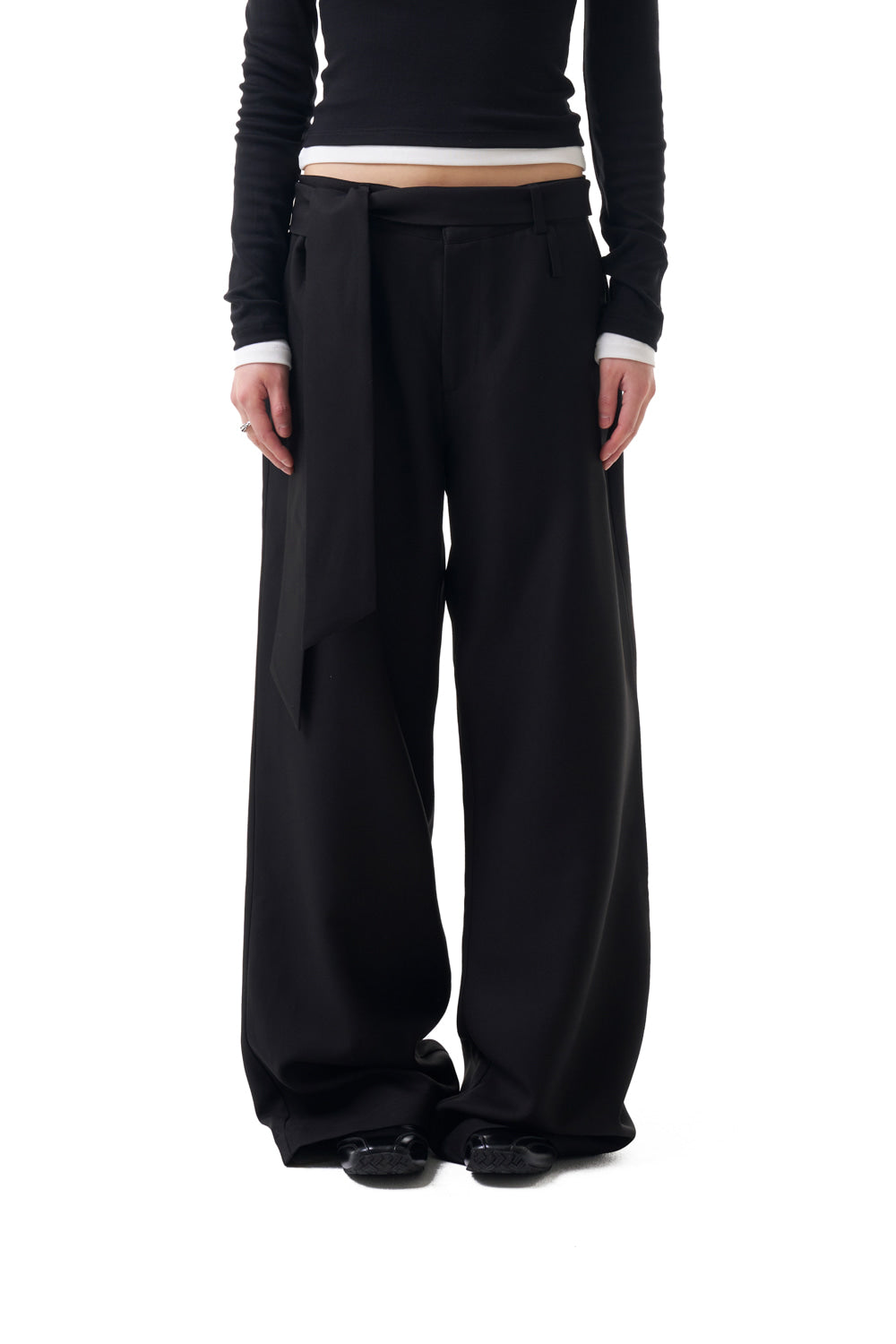 iugamakaras-ss-25-belted-contrast-trousers-black-black-s