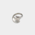 grumpy-stuff-fw-25-fluid-curve-ring-silver-s