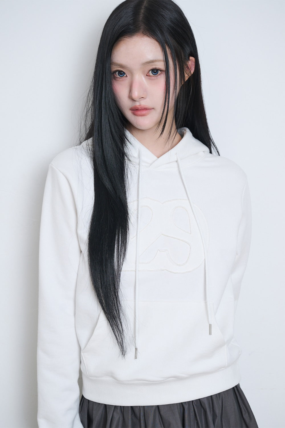 illigo-ss-26-129-logo-patch-hoodie-white-white-s