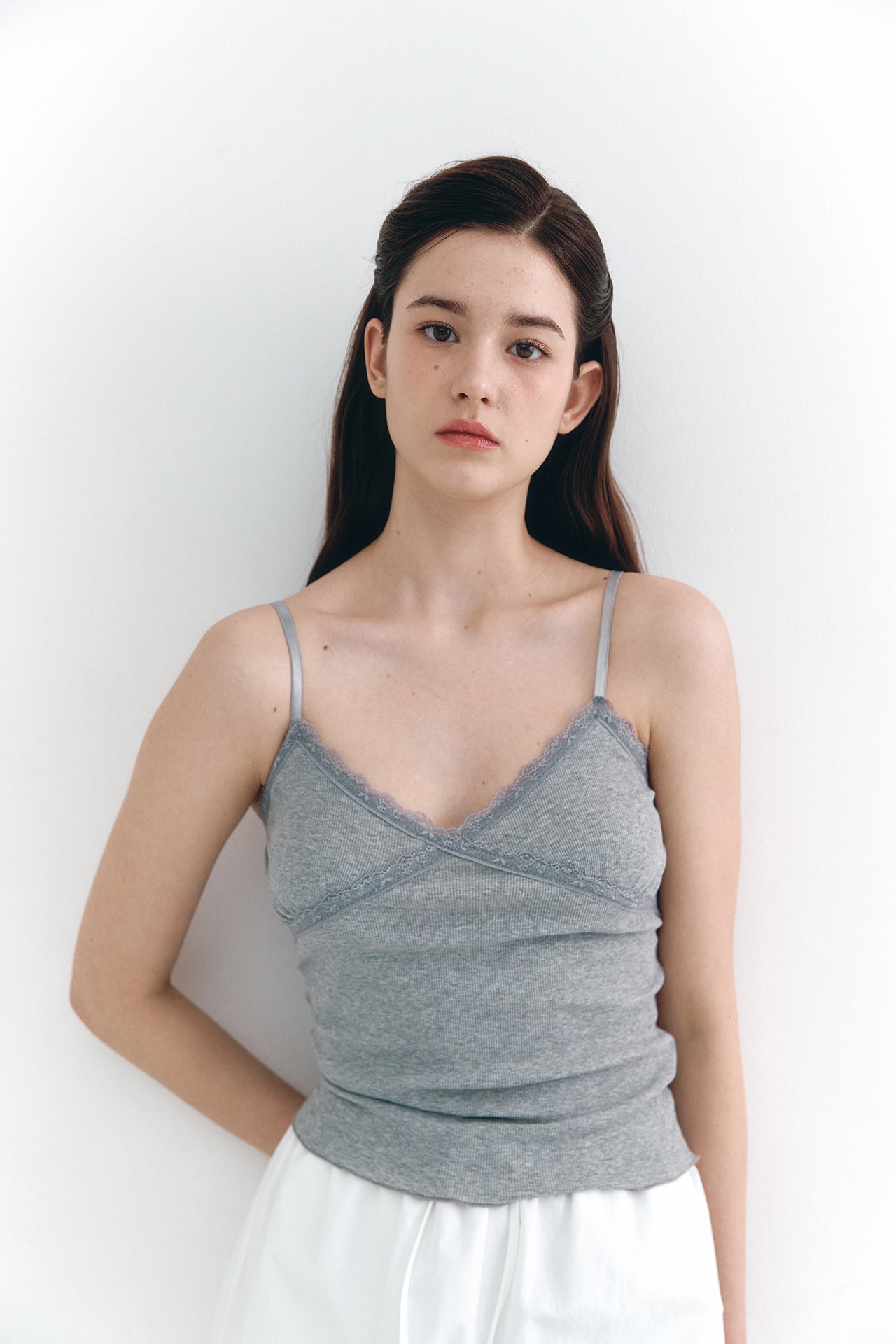 moilly-ss-25-cross-lace-sleeveless-gray