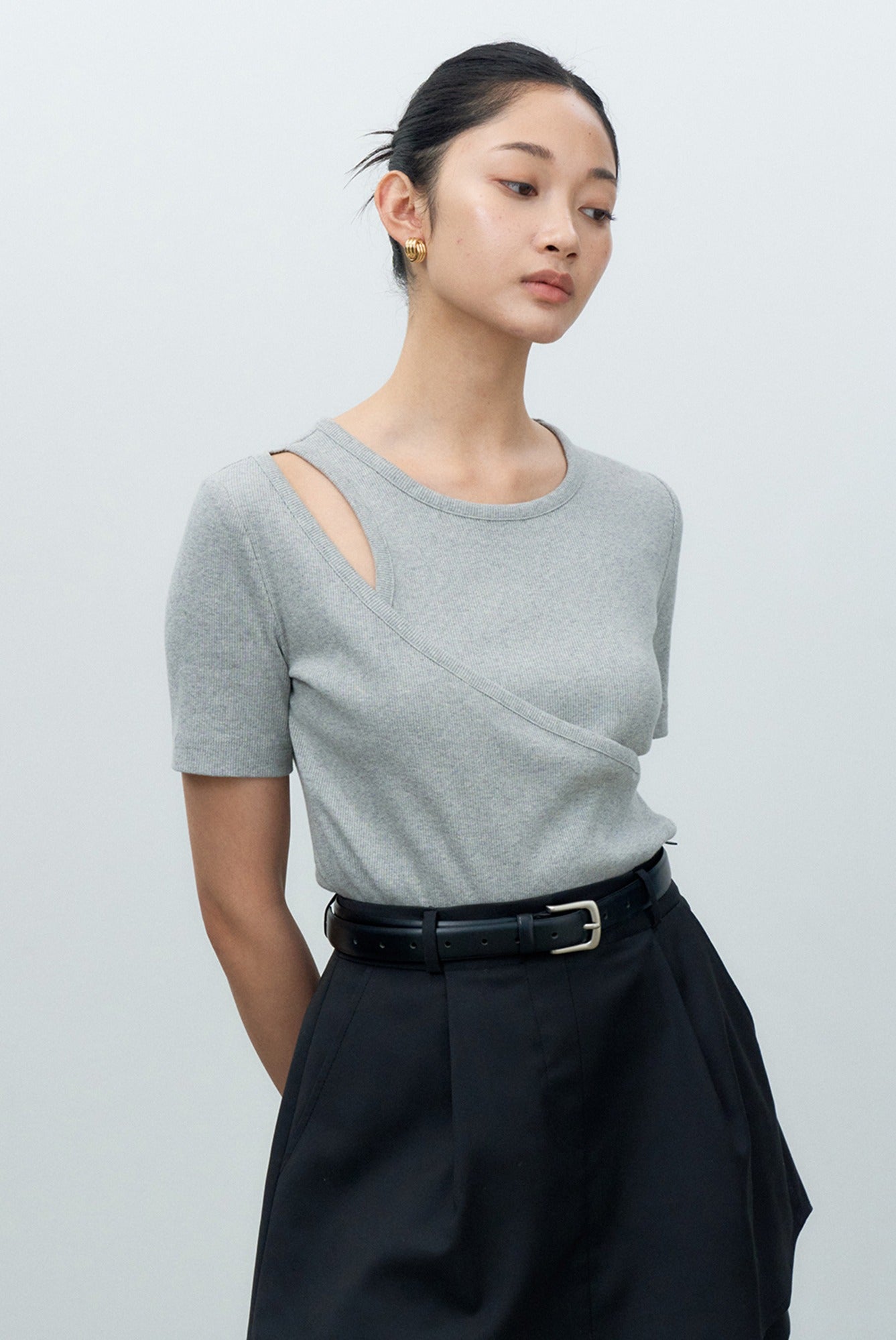 makeatoast-ss-25-wrap-cutout-tshirt-(gray)