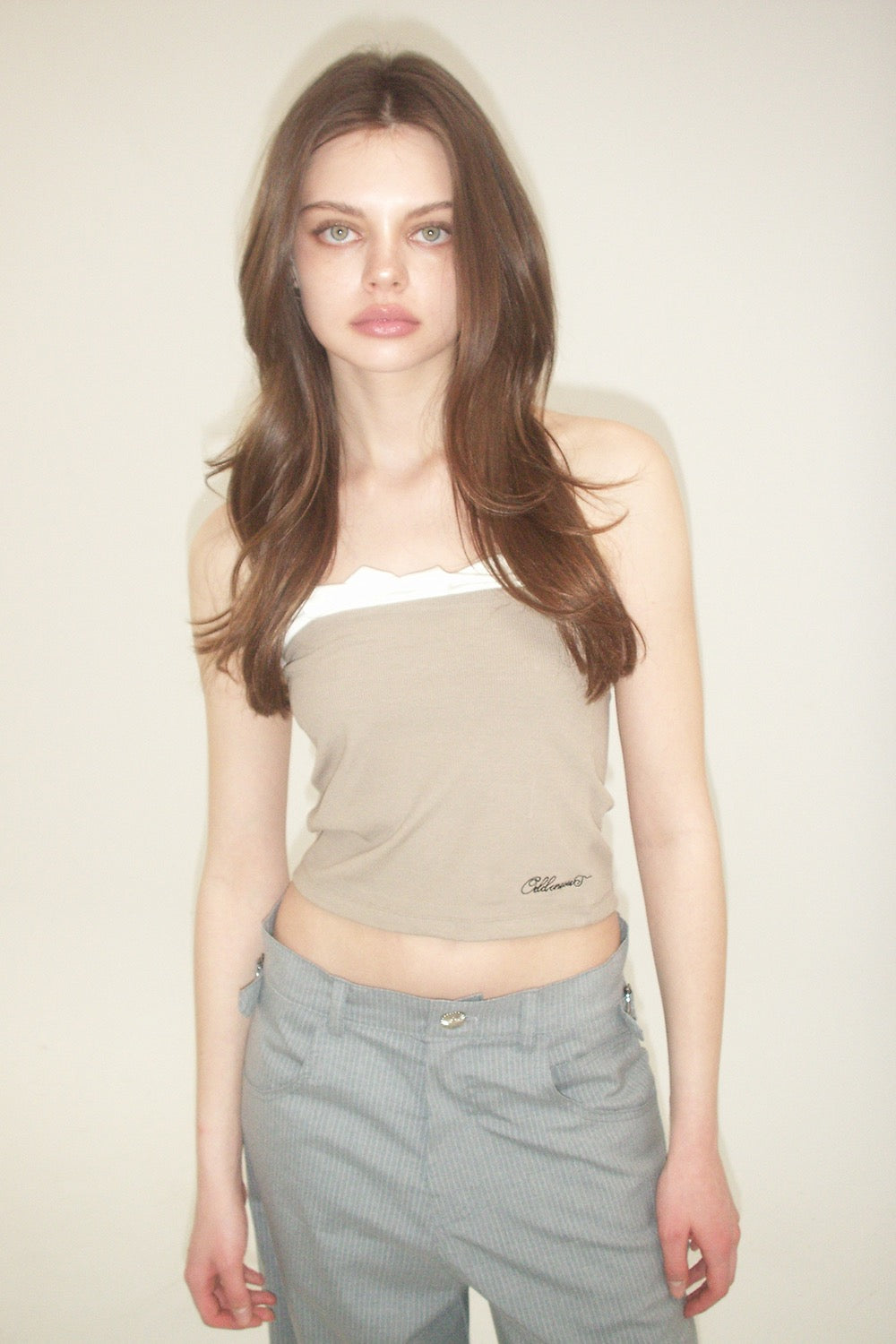 odd-one-out-ss-26-twist-frill-top-beige-beige-s