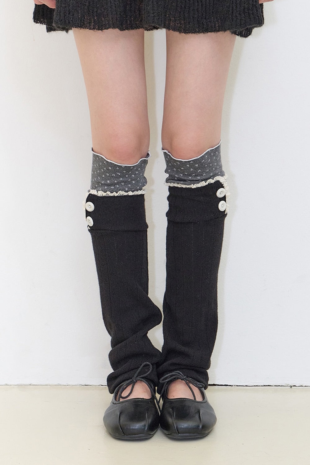 illigo-fw-26-lace-contrast-leg-warmers-black-black-s