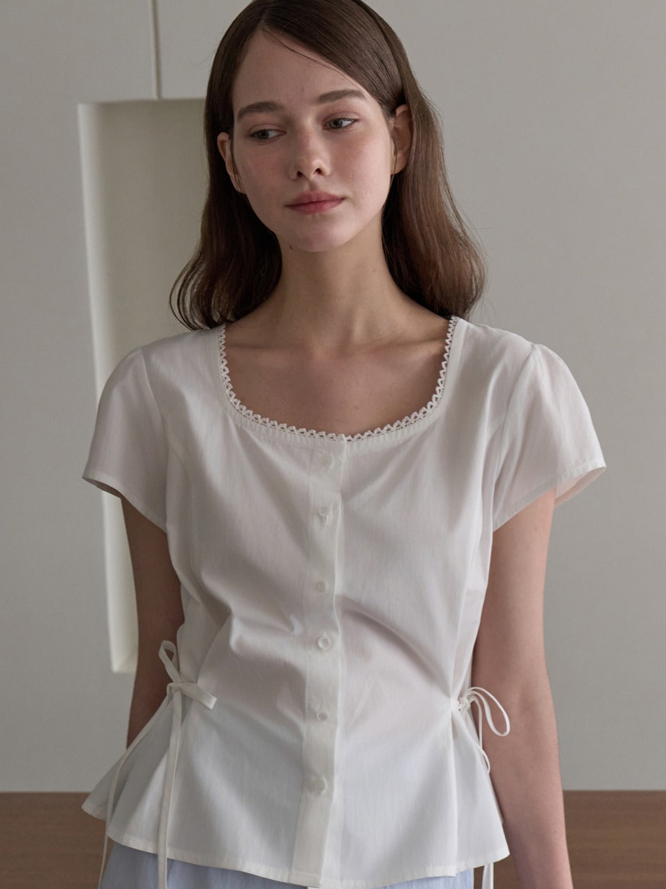 joorti-ss-25-lace-waist-blouse-white-j1767