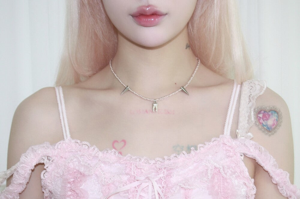 s2002tears-seasonless-tooth-spike-necklace