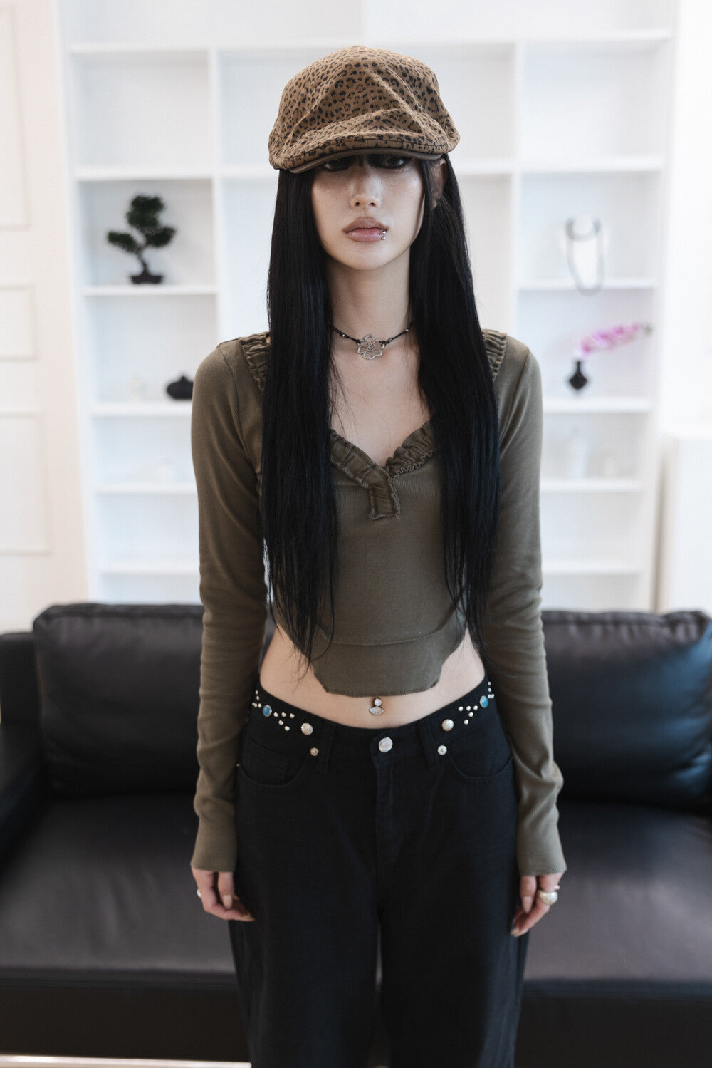 miae-fw-24-frill-vneck-t-khaki