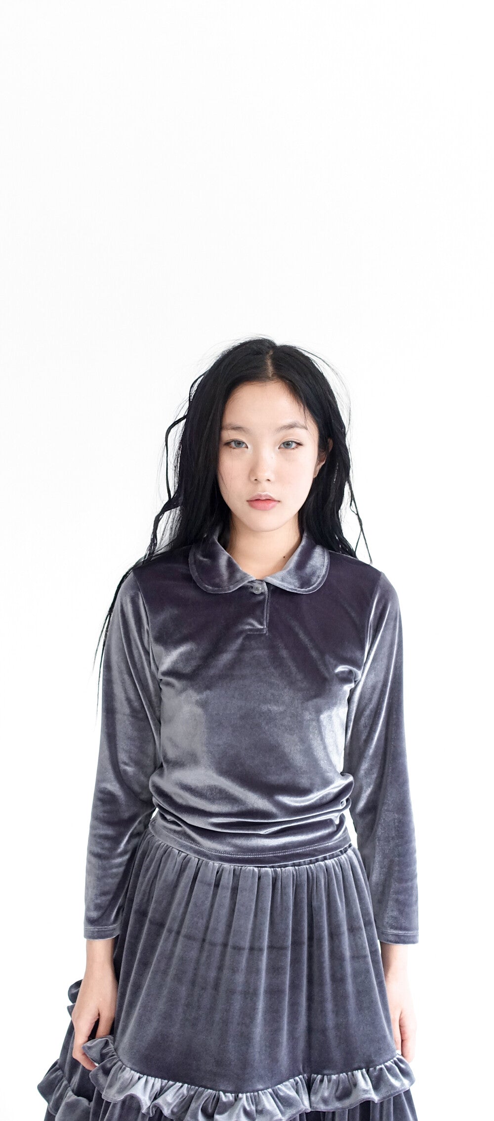 faerie-fw-24-(fa.er.ie)-velvet-round-collar-blouse-(charcoal)