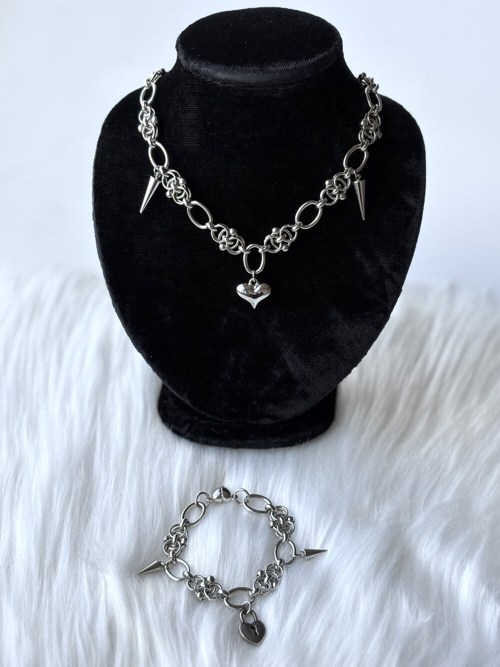 s2002tears-ss-26-thorned-love-necklace-silver-s