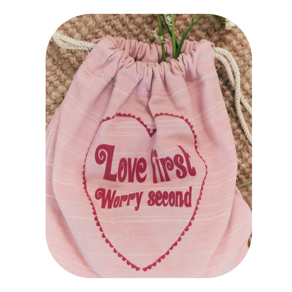 minjiena-ss-25-love-first-string-bag-pink