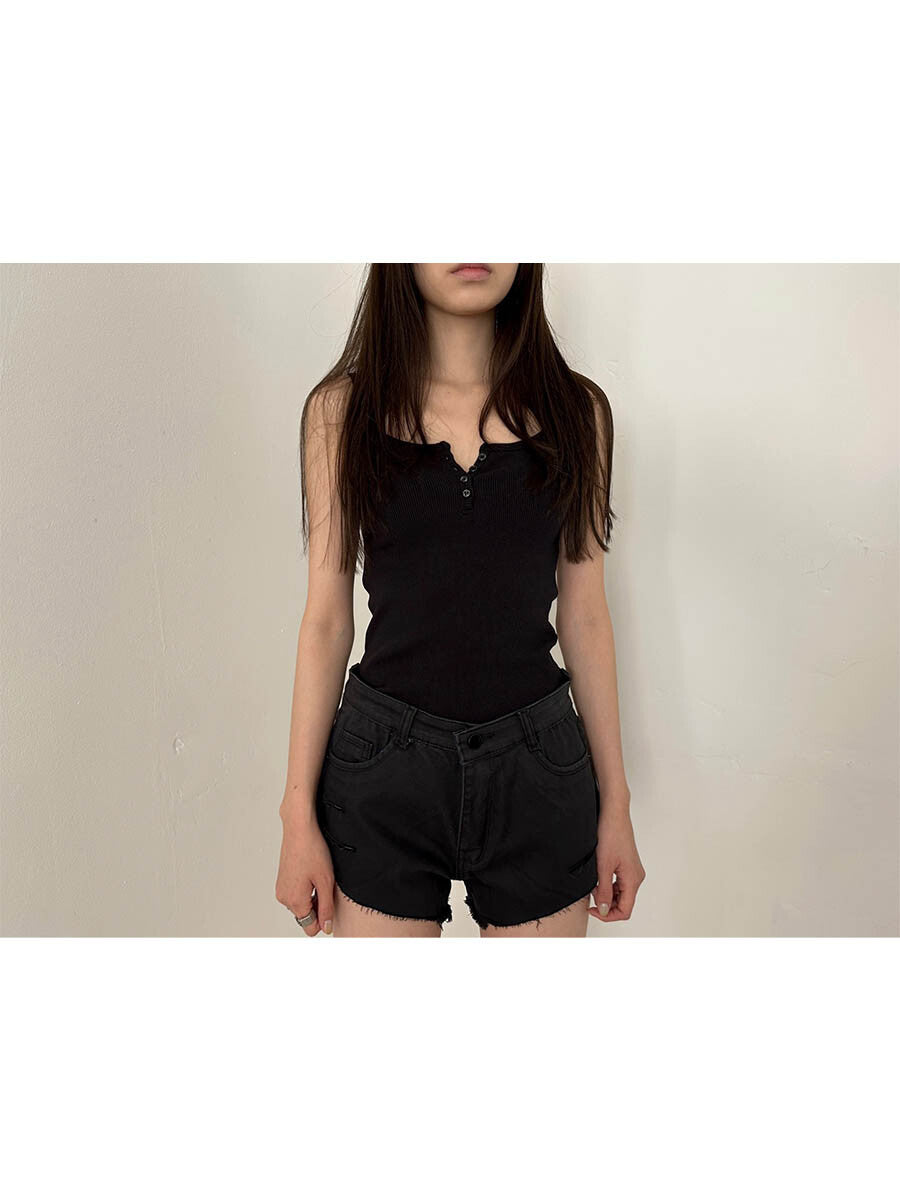 satomiradio-ss-25-solid-ribbed-sleeveless(b)