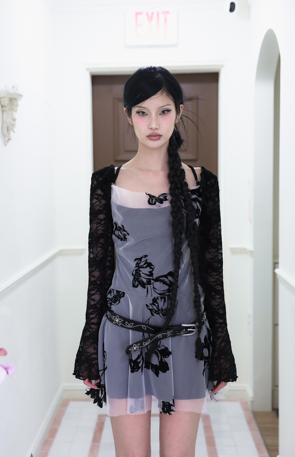 miae-ss-25-flower-cross-mini-dress-(black)