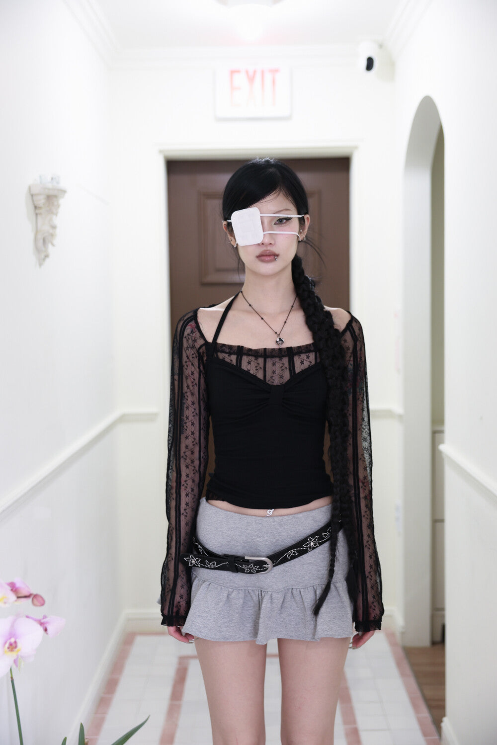 miae-ss-25-square-lace-t-(black)