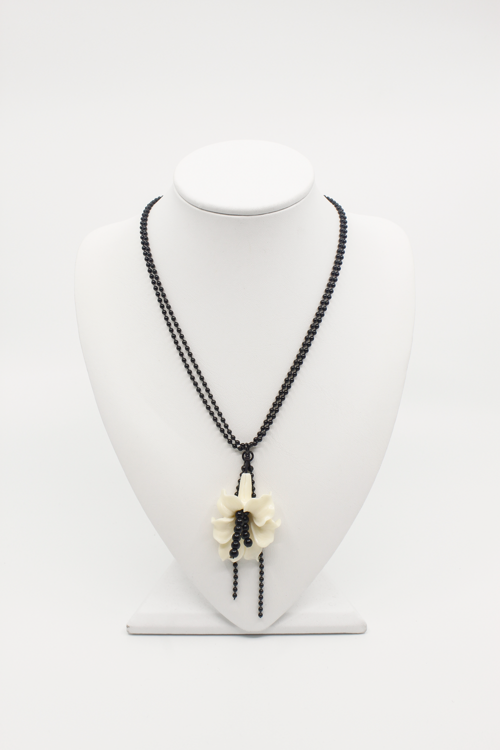 miae-ss-25-pink-orchid-house-tropical-flower-necklace-ivory-ivory-one-size