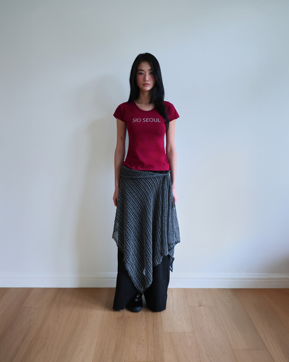 sio-ss-25-sio-seoul-pearl-short-sleeve-top-red-red-s