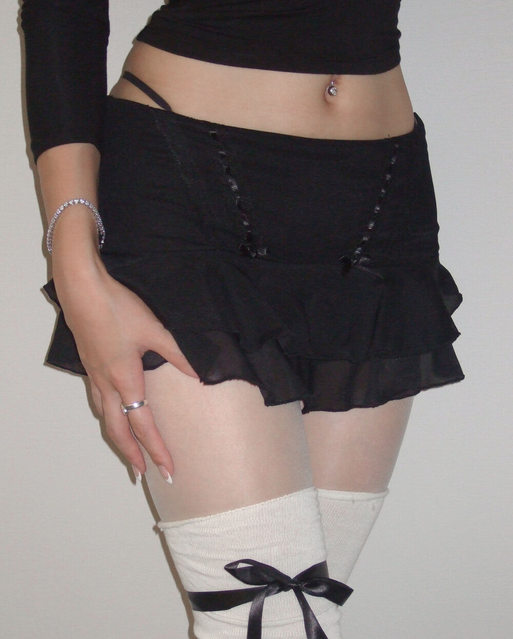 angelnumber555-fw-25-garter-frill-skirt-black-black-s