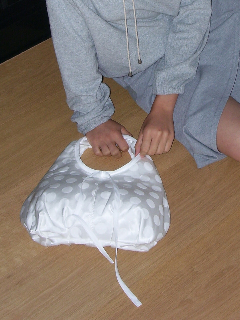 otie-fw-25-baby-pillow-tote-bag-silk-dots-white-silk-dots-white-s