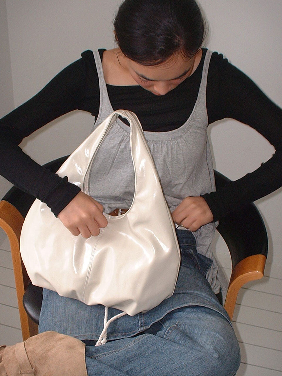 otie-fw-25-puffy-bag-oyster-oyster-s