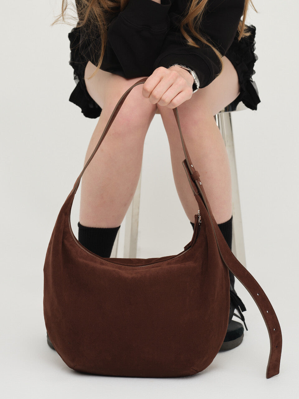 beirut-fw-25-classic-suede-hobo-bag-mojave-brown-mojave-brown-s