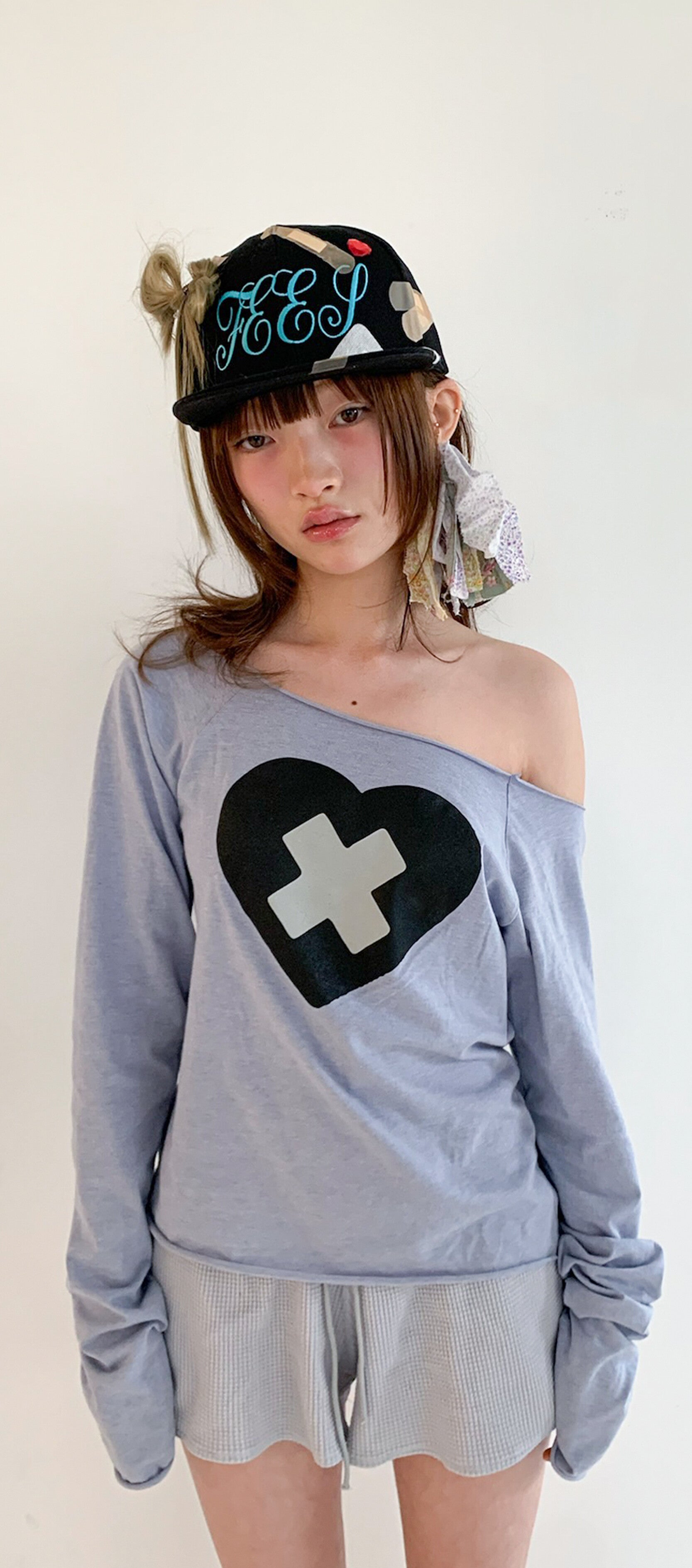 [FAERIE] (F.E.E.S) cross heart cut off t-shirt (blue) Pre-order item will be shipped in mid-December.