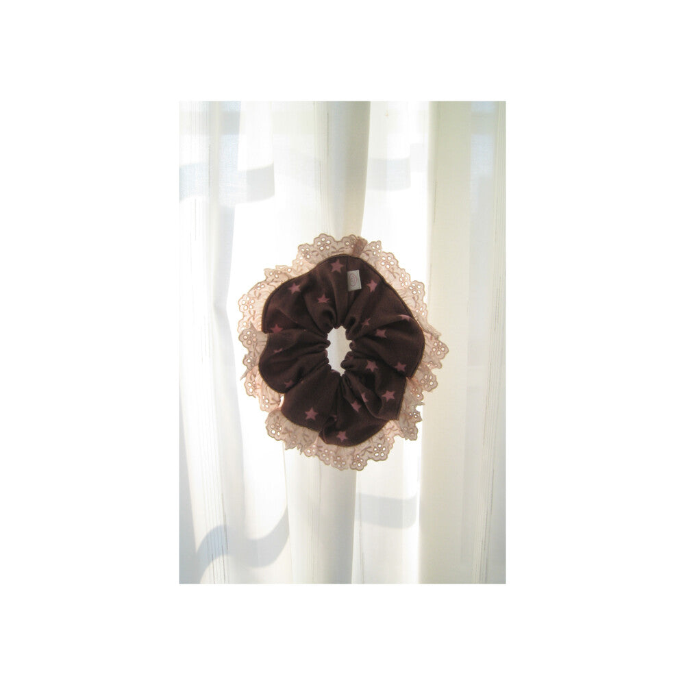 minjiena-ss-26-star-lace-scrunchie-brown-brown-s