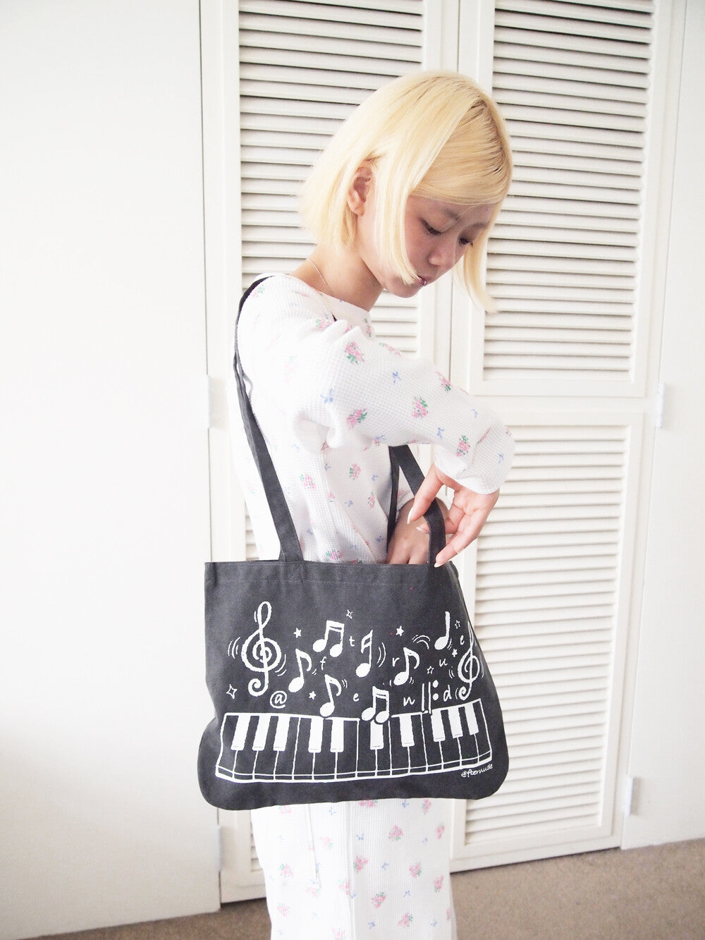 afternude-ss-26-piano-bag-charcoal-charcoal-s