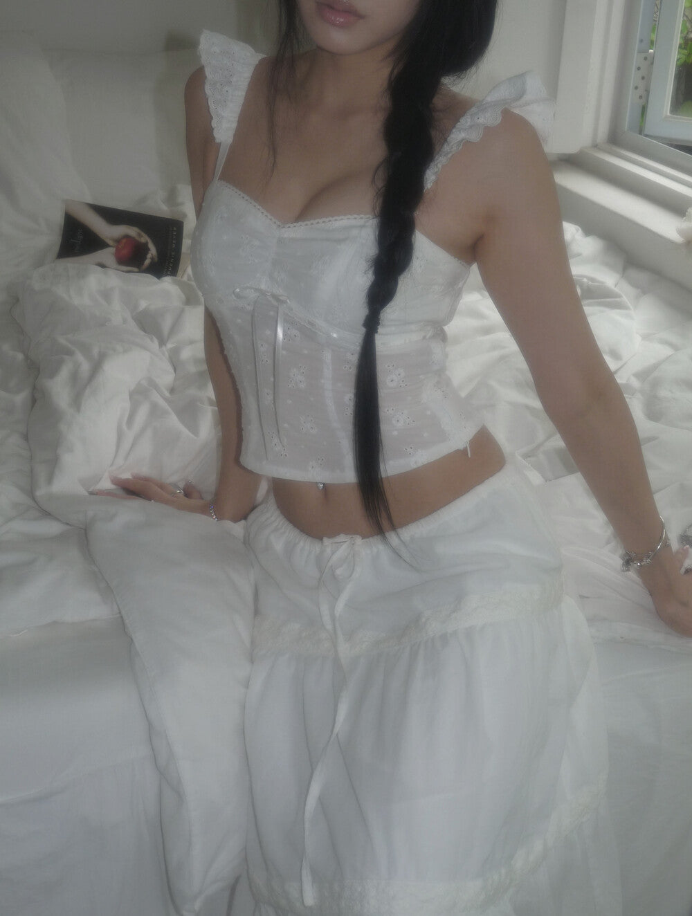 angelnumber555-ss-26-daisy-frill-top-white-s