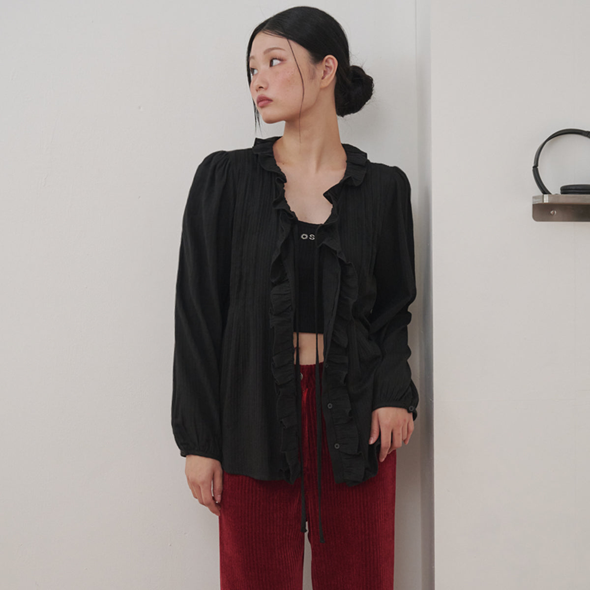 opening-sunshine-fw-26-ruffled-stripe-pin-tuck-cotton-blouse-black-black-s