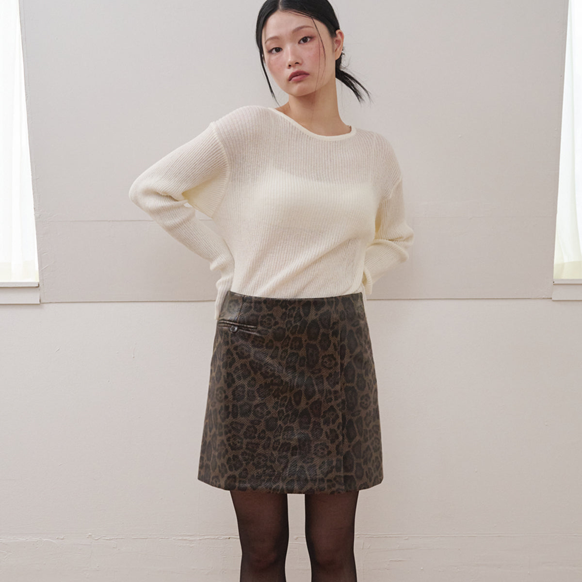 opening-sunshine-fw-26-leopard-leather-pocket-mini-skirt-brown-brown-s