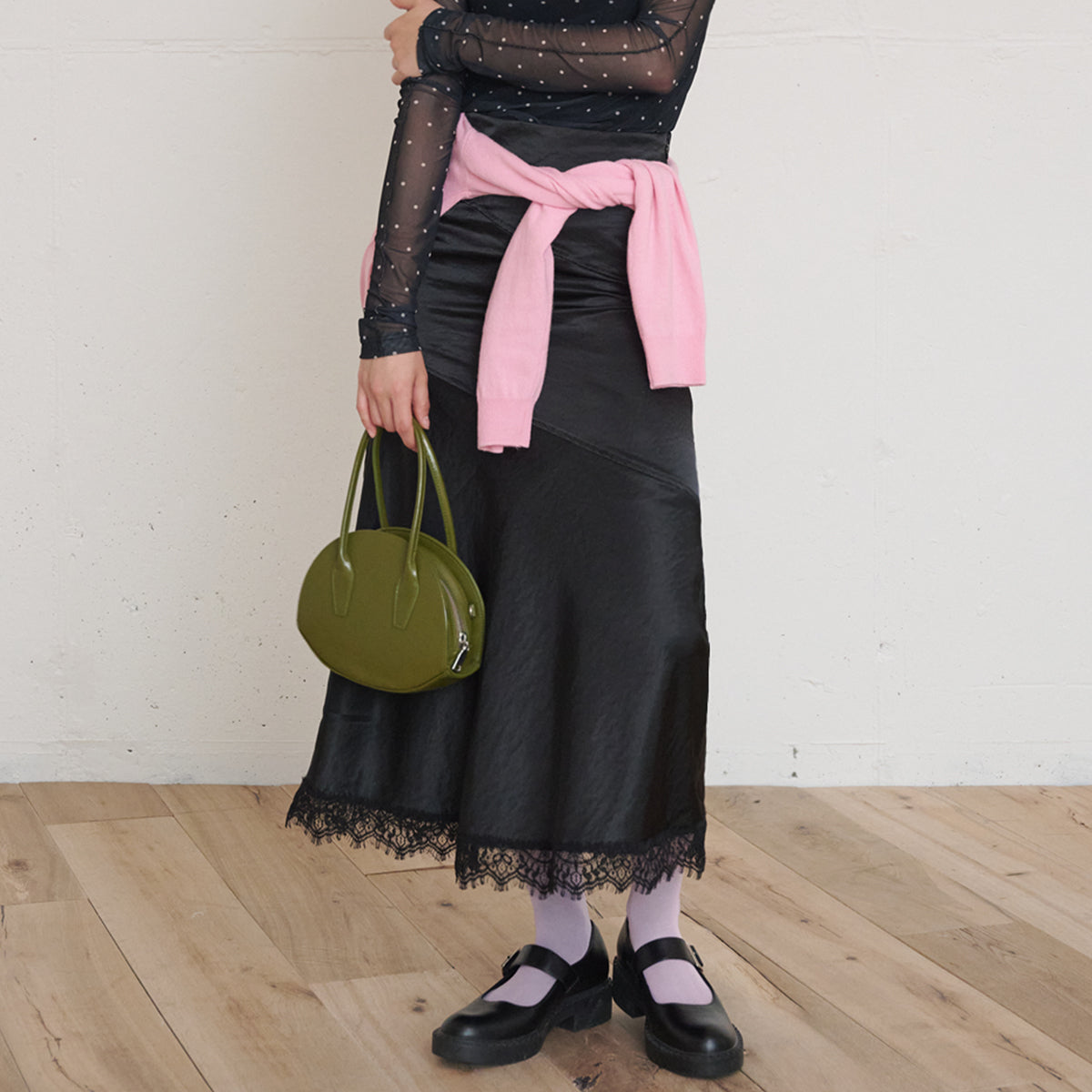opening-sunshine-fw-26-panel-lace-long-skirt-satin-black-black-s
