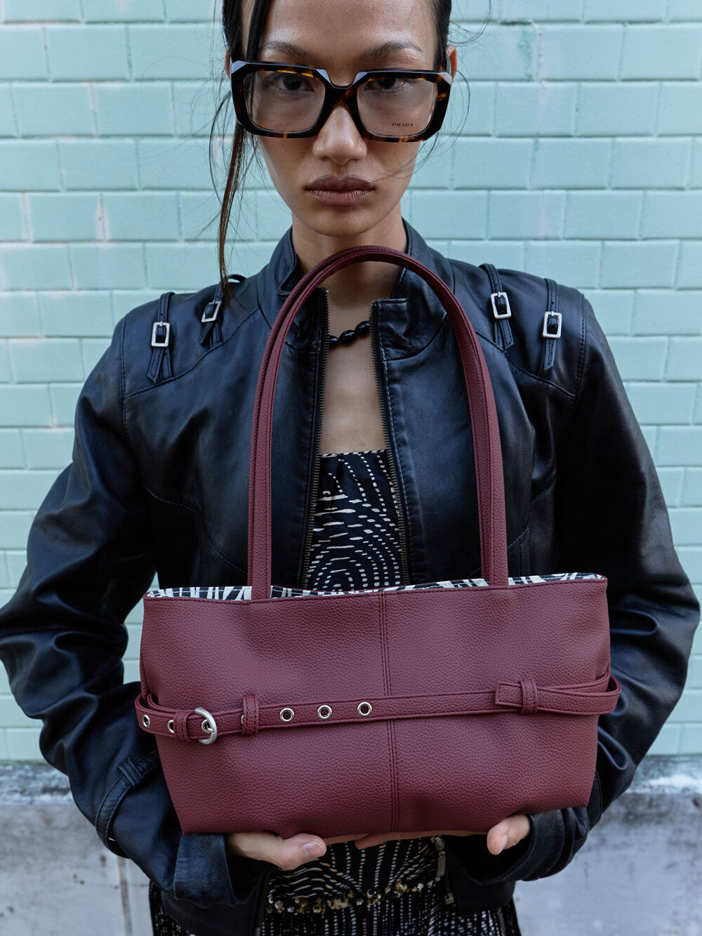 otie-fw-26-tied-boat-bag-grain-burgundy-burgundy-s