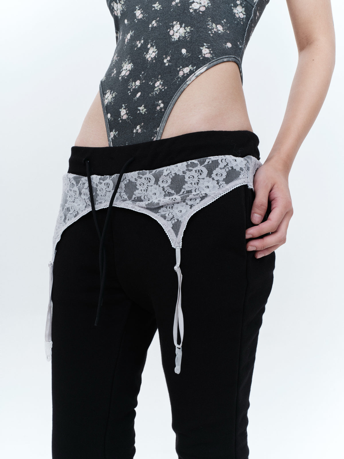 mlk-fw-26-flower-lace-garter-bootscut-pants-black-s
